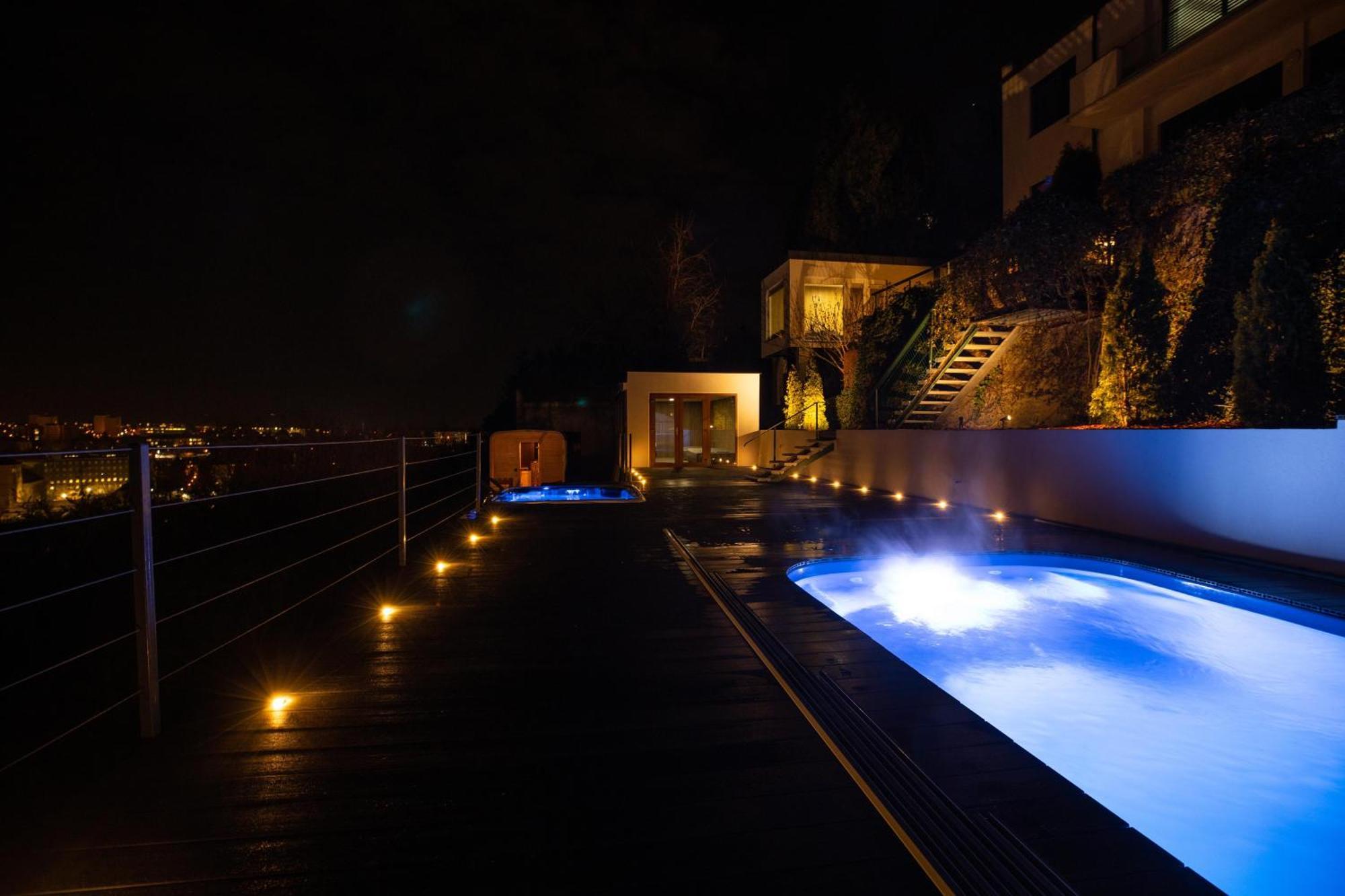 Airport Luxury Apartment & Spa براغ المظهر الخارجي الصورة