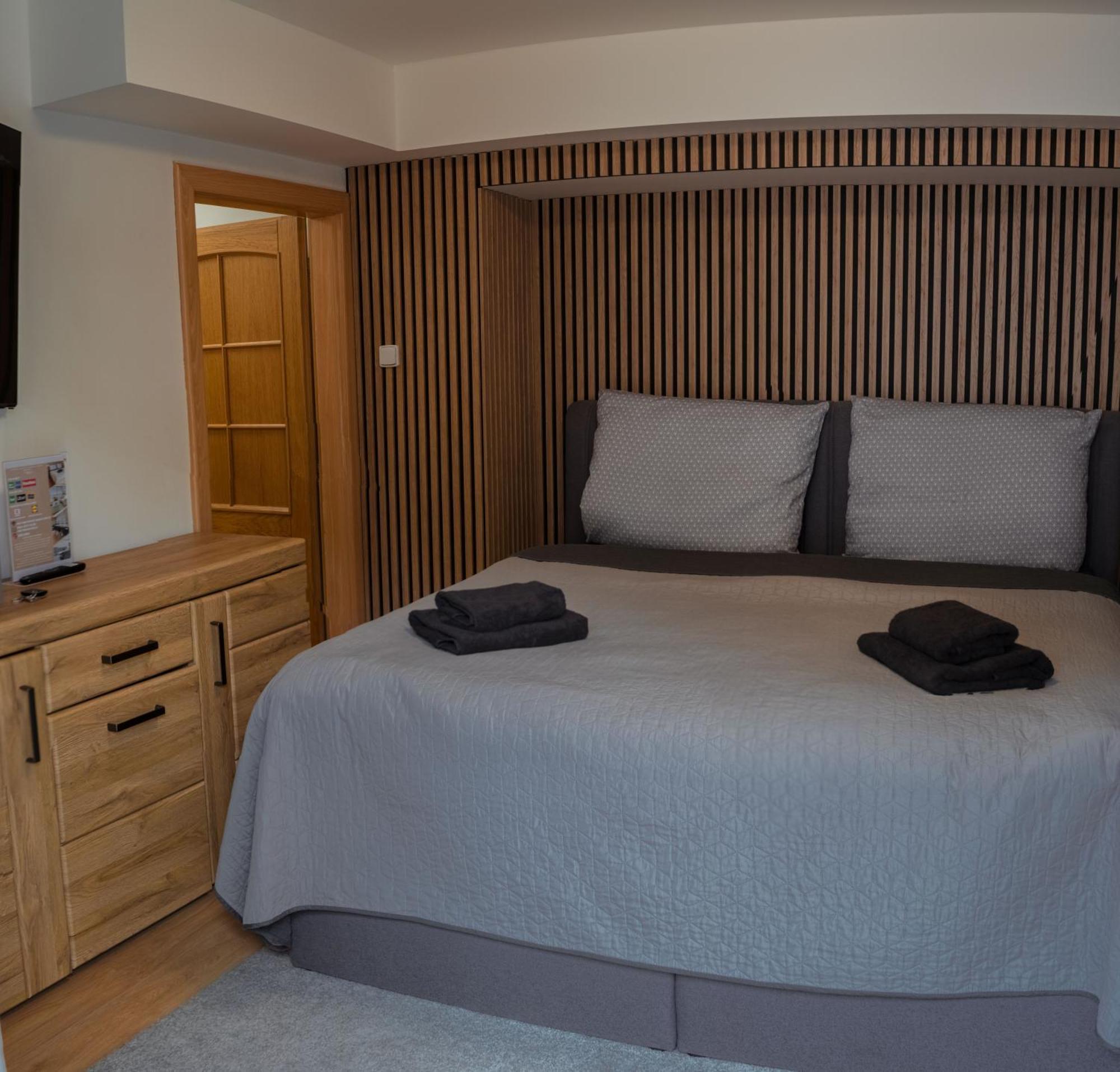 Airport Luxury Apartment & Spa براغ الغرفة الصورة