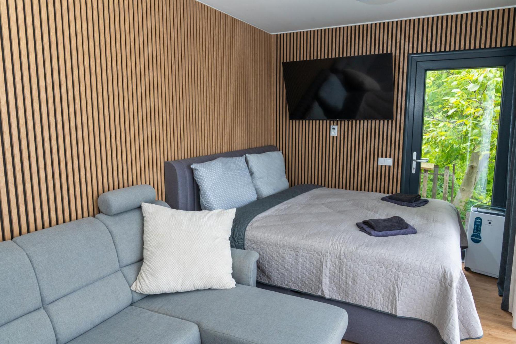 Airport Luxury Apartment & Spa براغ الغرفة الصورة