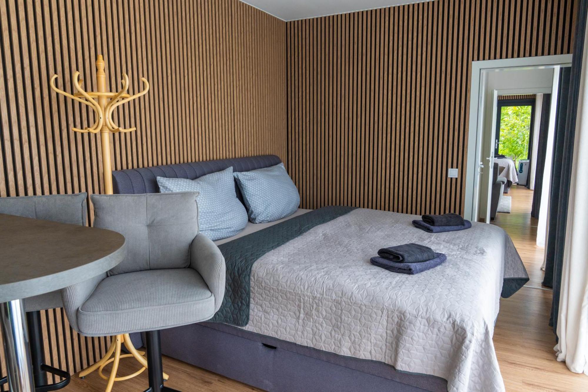 Airport Luxury Apartment & Spa براغ الغرفة الصورة